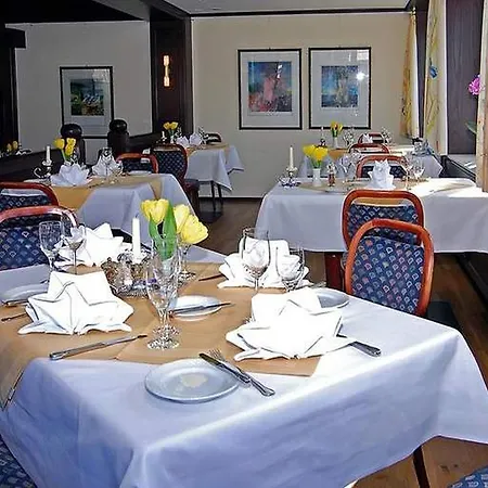 Отель Restaurant Schachener Hof 3*