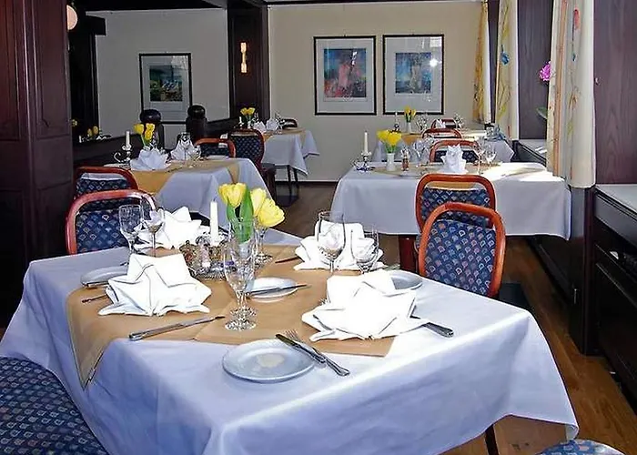 Hotel Restaurant Schachener Hof 3*